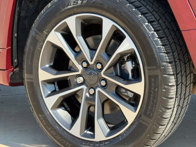 Used 2021 Jeep Grand Cherokee L Overland w/ Luxury Tech Group IV AWD/4WD image 14