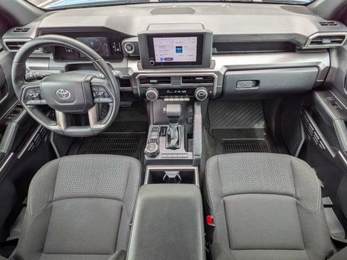 Used 2025 Toyota 4Runner SR5 AWD/4WD image 16