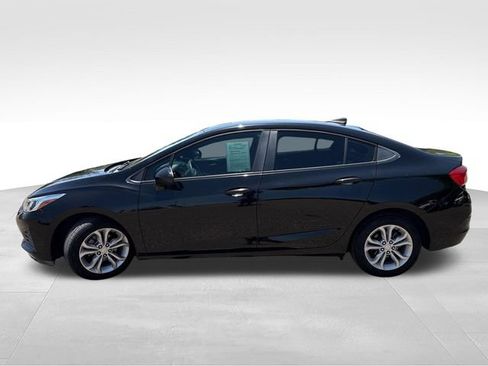Used 2019 Chevrolet Cruze LS w/ LS Convenience Package FWD image 4