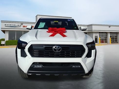 Used 2024 Toyota Tacoma SR5 image 2
