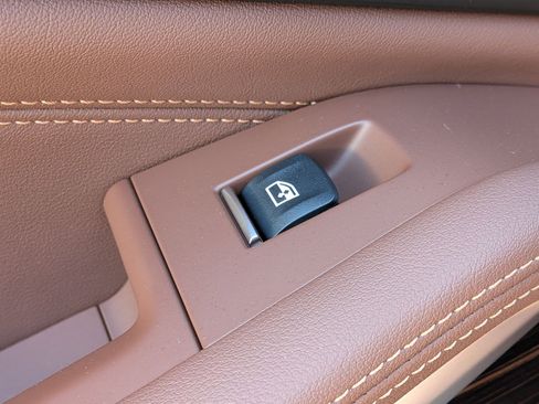 New 2026 BMW X5 xDrive50e w/ M Sport Package image 29