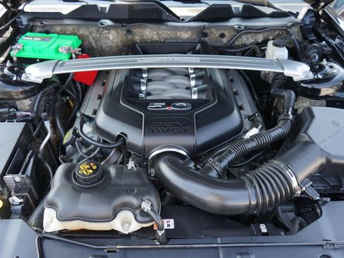 Used 2014 Ford Mustang GT RWD image 10