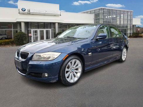 Used 2011 BMW 328i xDrive Sedan AWD/4WD image 1