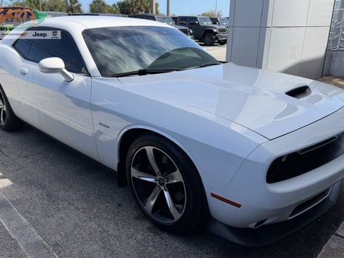 Used 2019 Dodge Challenger R/T w/ Driver Convenience Group image 1