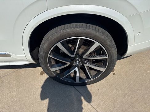 Used 2023 Volvo XC90 B6 Plus w/ Protection Package Premier AWD/4WD image 14