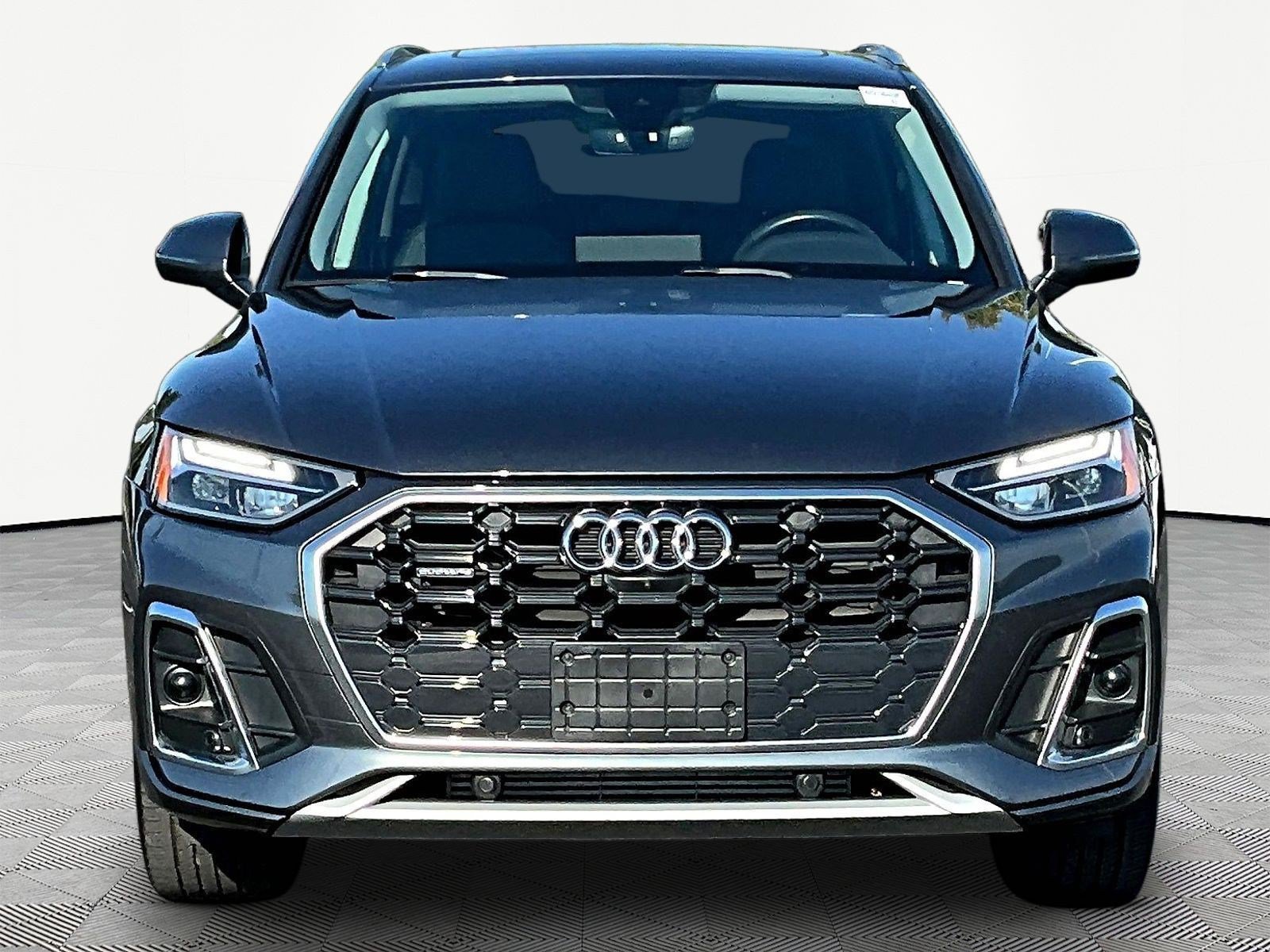 Used 2023 Audi Q5 2.0T Premium Plus w/ Premium Plus Package AWD/4WD image 2