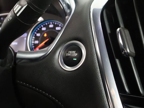 Used 2023 Chevrolet Traverse LT AWD/4WD image 42