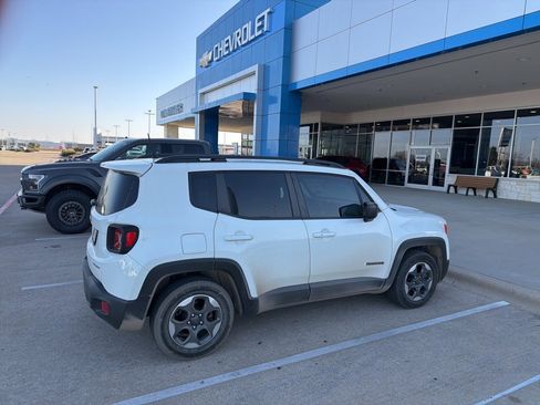 Used 2018 Jeep Renegade Sport w/ Power & Air Group image 2
