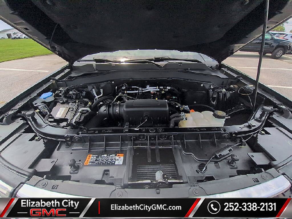 Used 2023 Ford Explorer XLT AWD/4WD image 26
