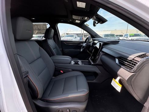 New 2026 GMC Acadia AT4 w/ Luxury Package AWD/4WD image 11