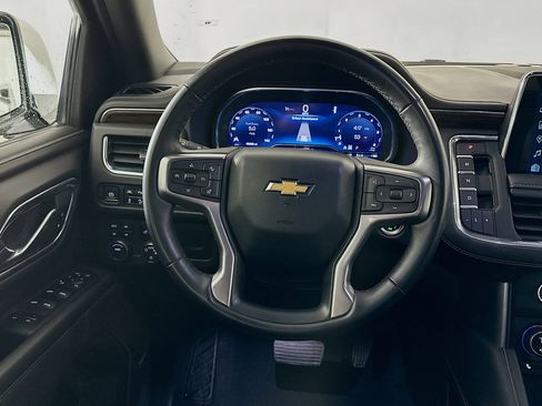 Used 2023 Chevrolet Suburban Premier image 18