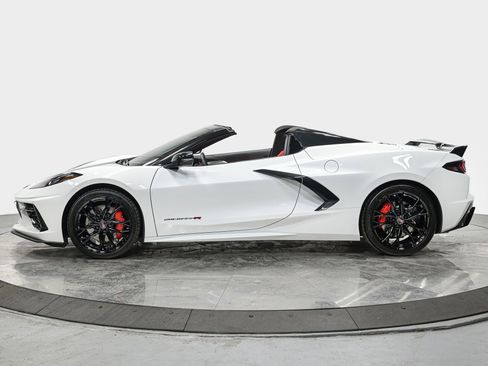 Used 2024 Chevrolet Corvette Stingray Premium Conv w/ Z51 Performance Package image 2