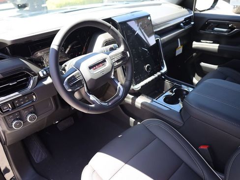 New 2026 GMC Yukon XL Elevation AWD/4WD image 12