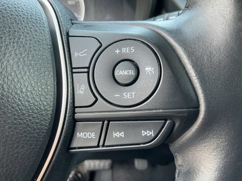 Used 2022 Toyota Corolla Cross LE AWD/4WD image 20