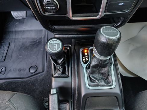 Certified 2020 Jeep Gladiator Sport image 28