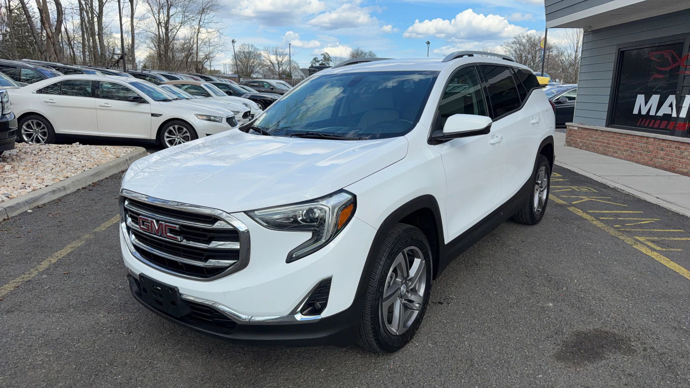 Used 2018 GMC Terrain SLT w/ Infotainment Package II AWD/4WD image 1