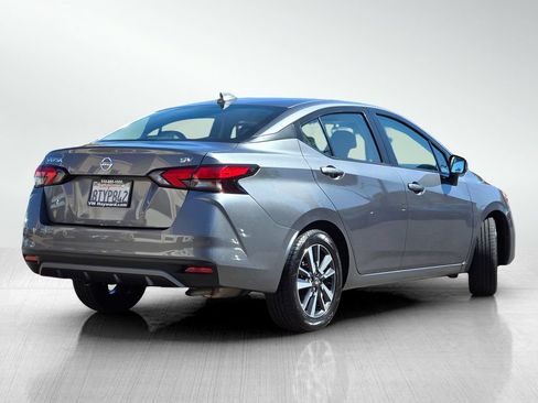 Used 2021 Nissan Versa SV FWD image 5
