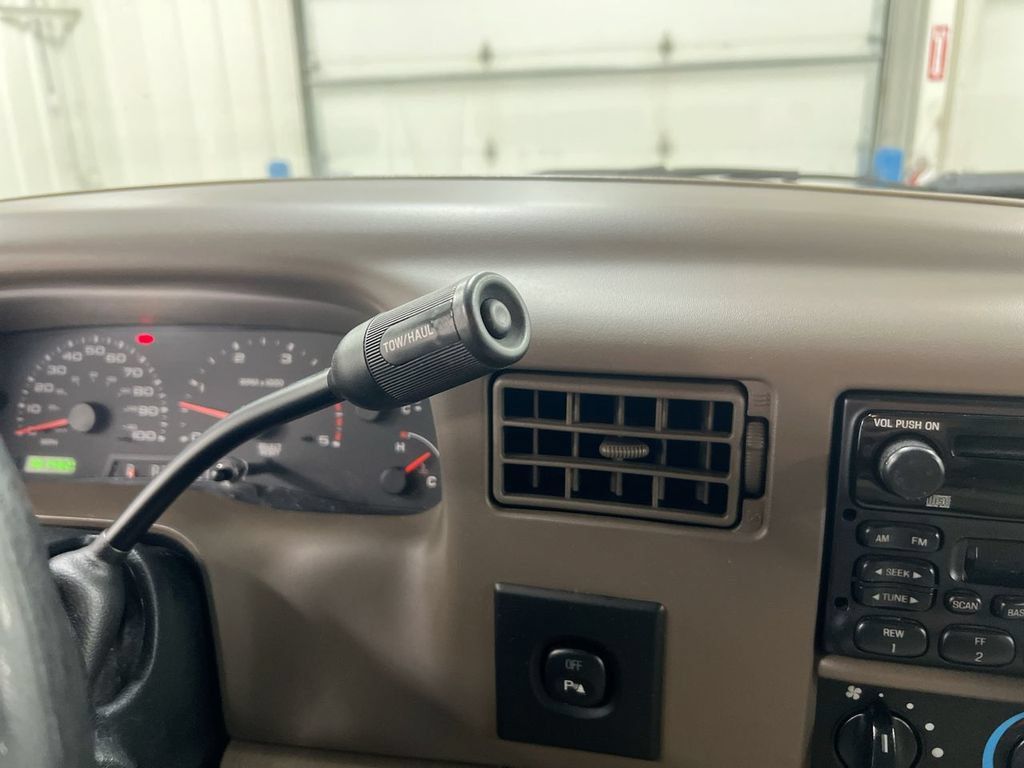 Used 2003 Ford F250 XL RWD image 16