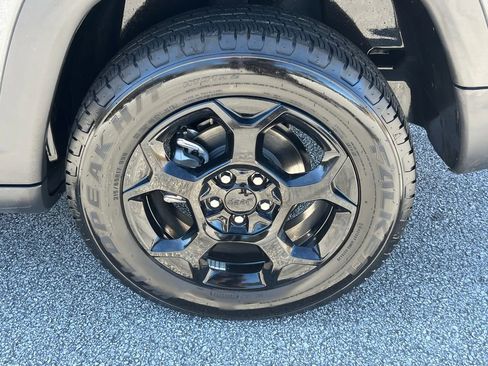 Used 2024 Jeep Compass Trailhawk image 19