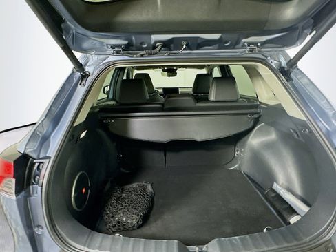 Used 2024 Toyota Corolla Cross XLE image 29