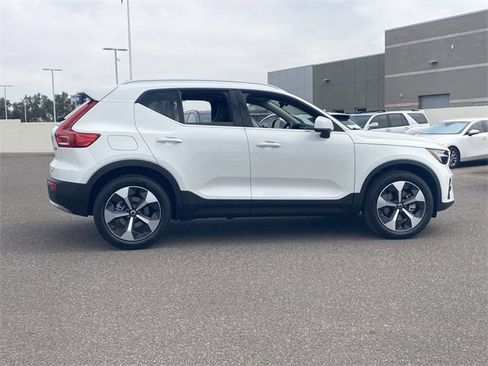 New 2025 Volvo XC40 B5 Core image 6