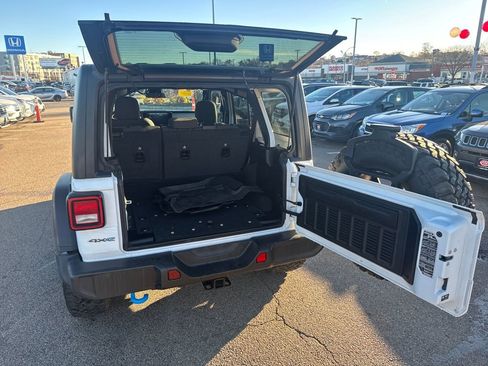 Used 2024 Jeep Wrangler Willys 4xe image 8