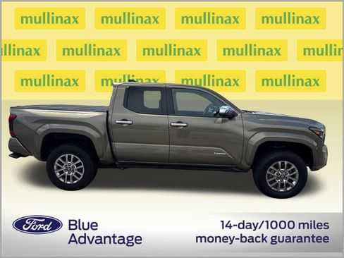 Used 2024 Toyota Tacoma Limited AWD/4WD image 2