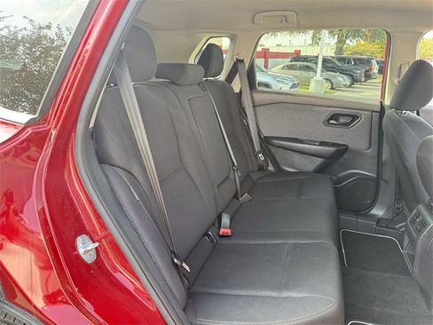 Used 2023 Nissan Rogue S image 29