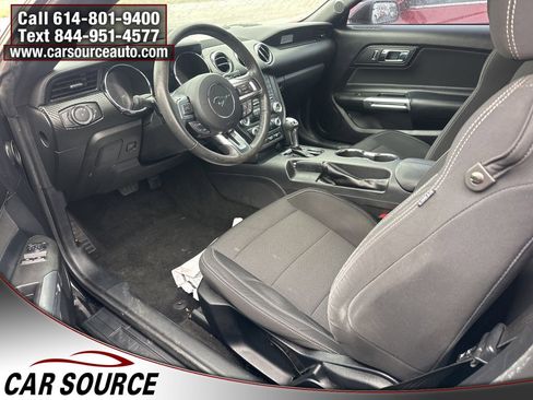 Used 2017 Ford Mustang V6 image 8