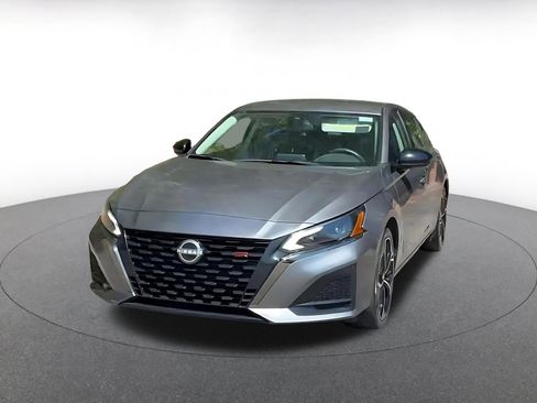 Used 2025 Nissan Altima 2.5 SR image 4