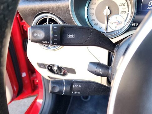 Used 2015 Mercedes-Benz SLK 250 w/ Premium Package image 45