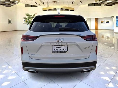 New 2025 INFINITI QX50 Luxe image 6
