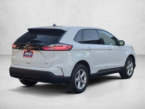 Used 2024 Ford Edge SE image 5