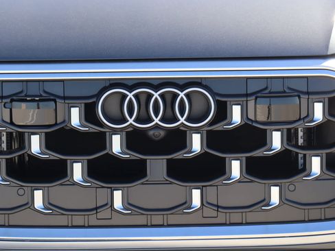 New 2024 Audi SQ8 Prestige image 3