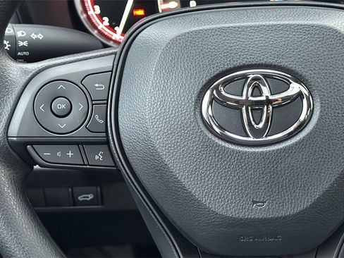 New 2025 Toyota RAV4 XLE image 27