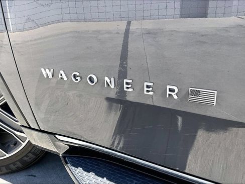 Certified 2024 Jeep Wagoneer L Series II w/ Flexible Seating Group AWD/4WD image 25