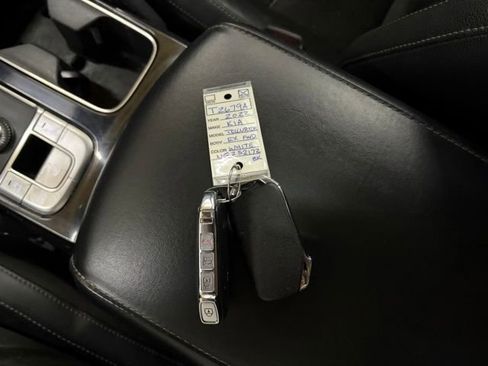 Used 2022 Kia Telluride EX w/ EX Premium Package FWD image 49