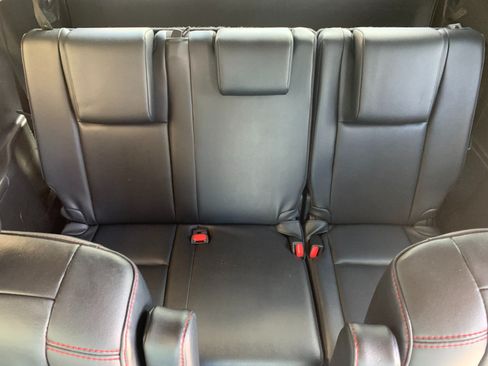 Used 2019 Toyota Highlander SE AWD/4WD image 40
