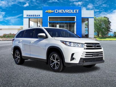 Used 2019 Toyota Highlander LE