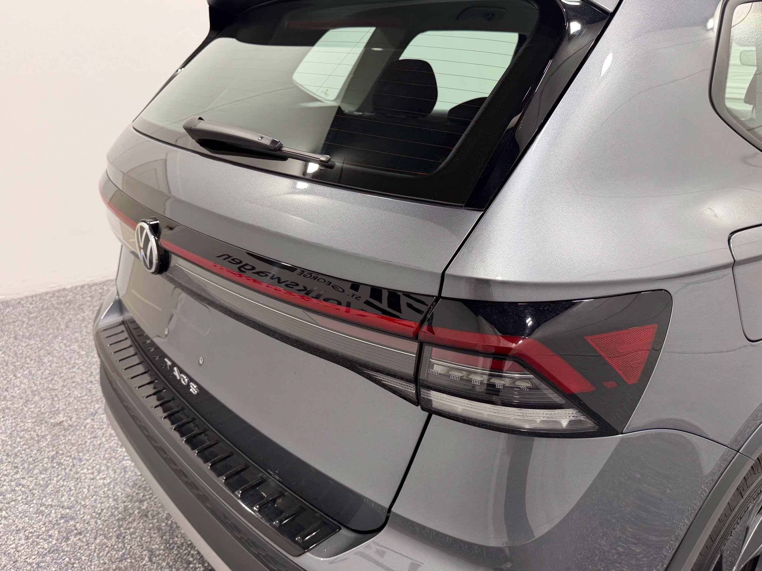 Used 2026 Volkswagen Taos S FWD image 17