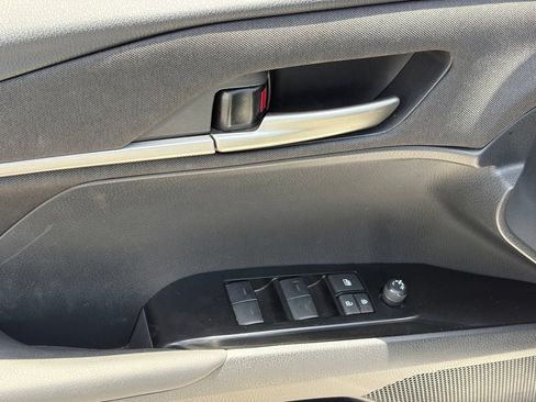 Used 2025 Toyota Camry LE FWD image 5