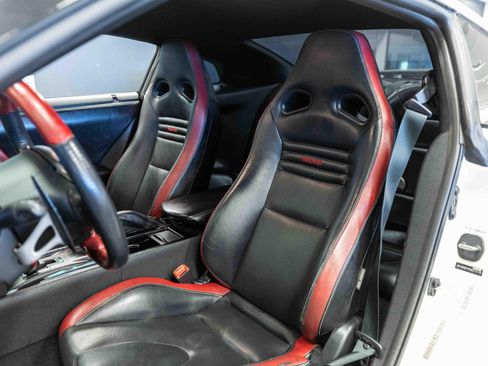 Used 2014 Nissan GT-R Black Edition AWD/4WD image 11