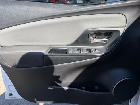 Used 2015 Toyota Yaris LE FWD image 9