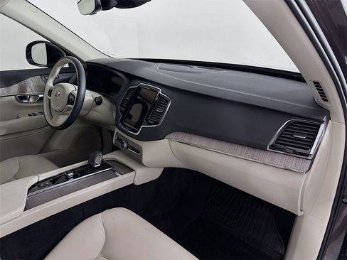 Used 2023 Volvo XC90 B6 Plus w/ Protection Package Premier image 31