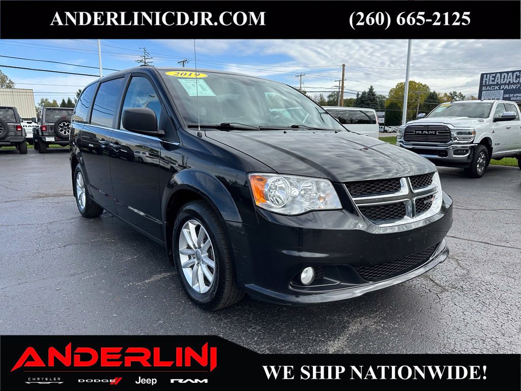 Used 2019 Dodge Grand Caravan SXT w/ Mopar Premium Addition Group FWD image 1