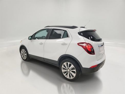 Used 2019 Buick Encore Preferred image 3