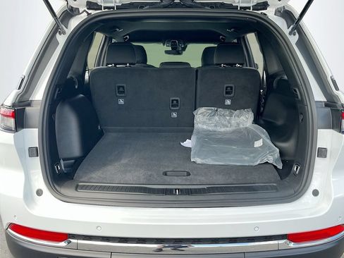 New 2026 Jeep Grand Cherokee Laredo AWD/4WD image 22
