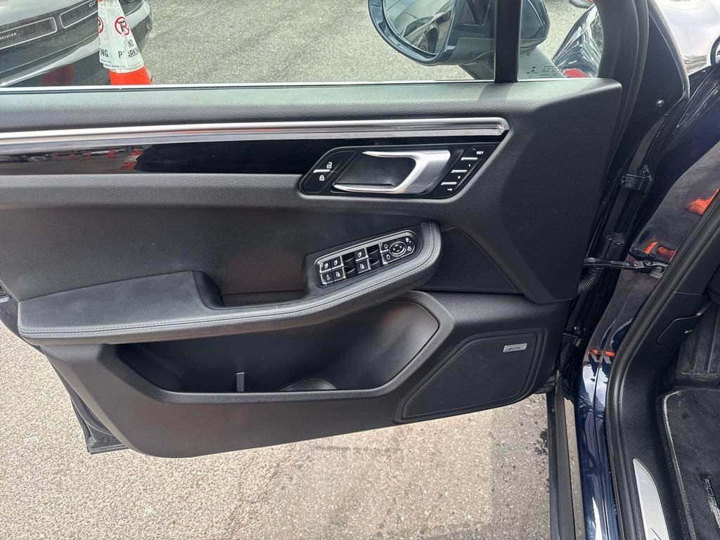 Used 2021 Porsche Macan S AWD/4WD image 33