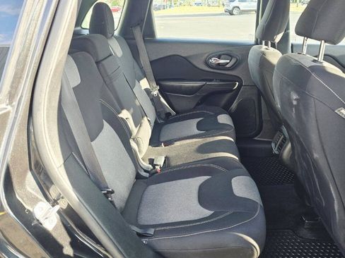 Used 2015 Jeep Cherokee Sport w/ Cold Weather Group AWD/4WD image 13