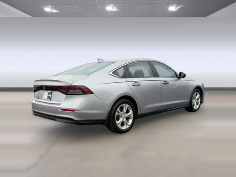 Used 2024 Honda Accord LX image 9